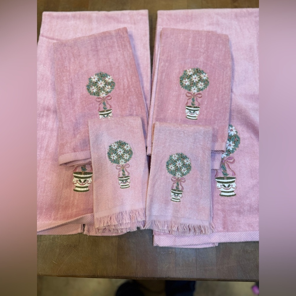 Vintage Pink Embroidered Topiary Towel Set Bath Towels Hand Towels Wash Cloths